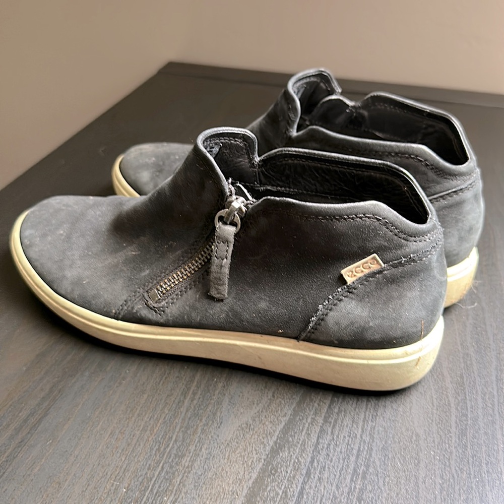 ECCO WOMEN'S SOFT 7 LOW BOOTIE